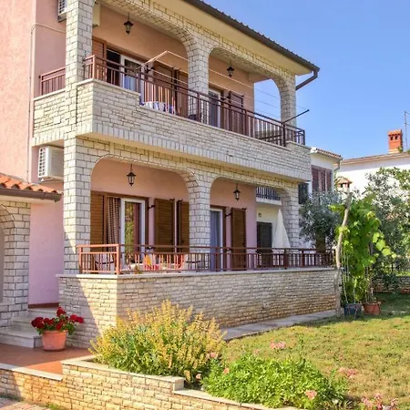 Comfortable In Near The Sea Apartman