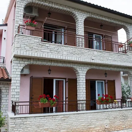 Comfortable In Near The Sea Apartman *